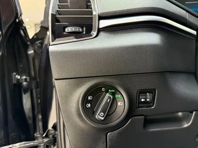 Skoda Karoq — Фото автомобиля 9
