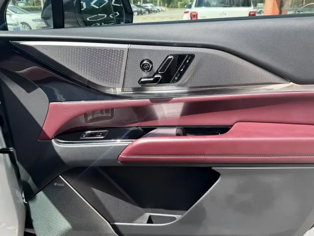 Cadillac XT5 — Фото автомобиля 20