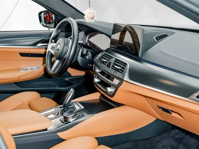 BMW 5 Series — Фото автомобиля 17