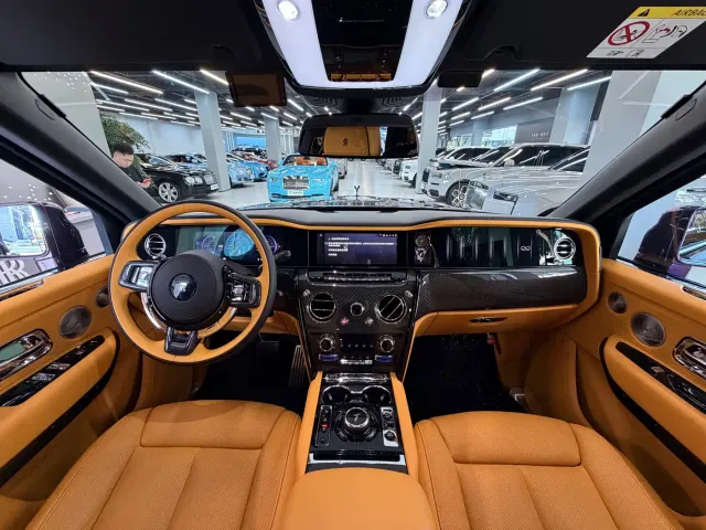 Rolls-Royce Cullinan — Фото автомобиля 5