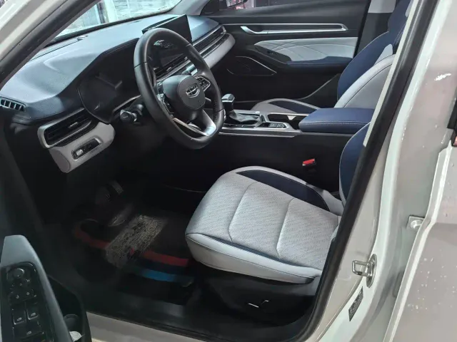 Geely Emgrand — Фото автомобиля 7