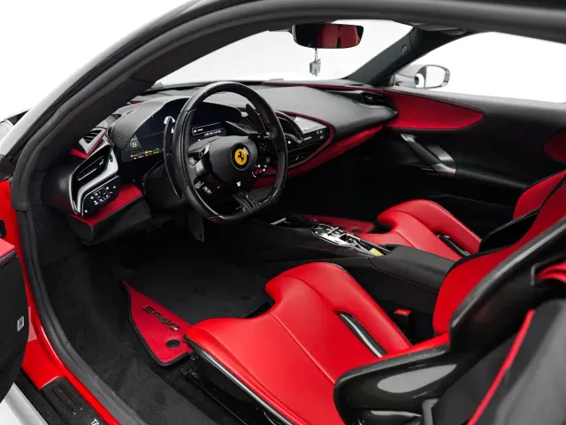 Ferrari SF90 — Фото автомобиля 17
