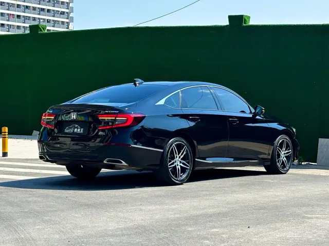 Honda Accord — Фото автомобиля 5