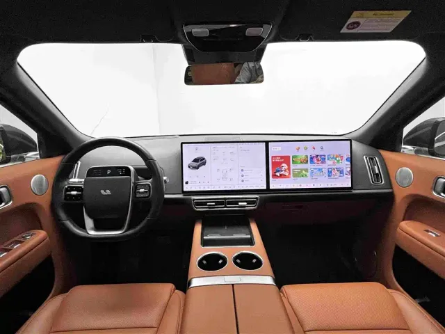 Li Auto L8 — Фото автомобиля 11