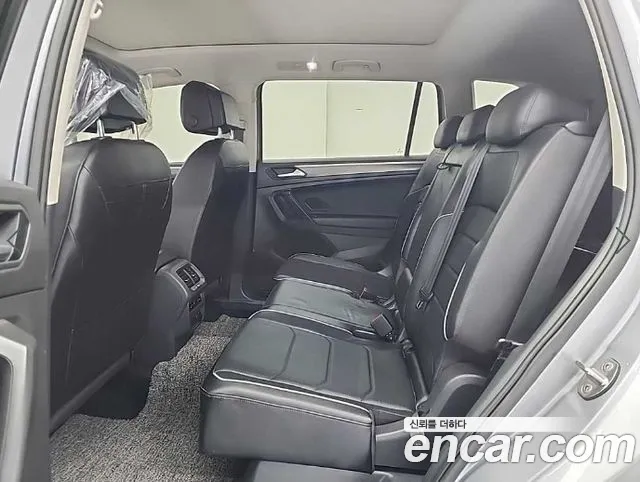 Volkswagen Tiguan — Фото автомобиля 12