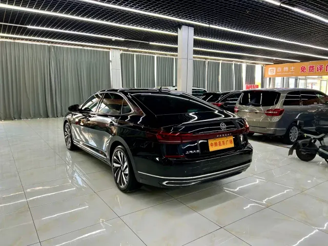 Volkswagen Passat — Фото автомобиля 4