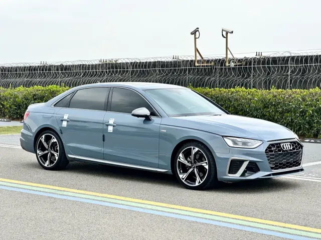 Audi Audi A4L 2022 40 TFSI quattro RS Kit Burning Speed — Фото автомобиля 3