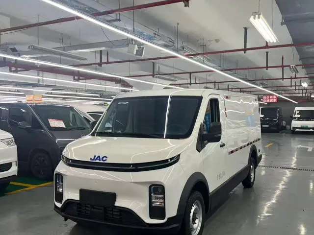 Фотография автомобиля — JAC Motors Van Boulevard