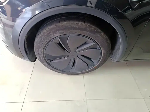 Tesla Model Y — Фото автомобиля 22