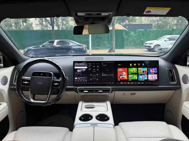 Li Auto L9 — Фото автомобиля 6