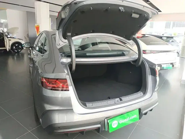 BYD Qin L — Фото автомобиля 14