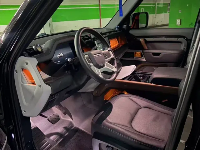 Land Rover Defender — Фото автомобиля 6
