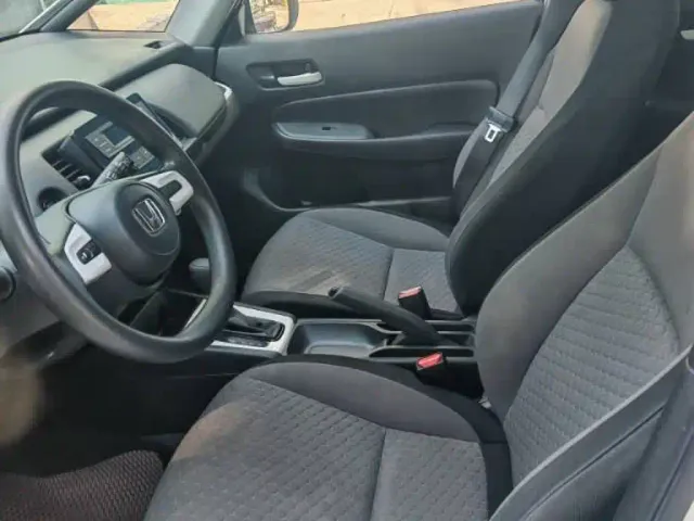 Honda Fit — Фото автомобиля 5
