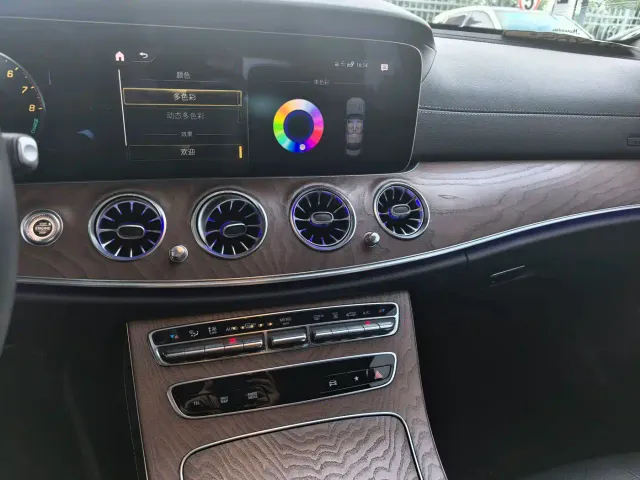 Mercedes-Benz E-Class — Фото автомобиля 12