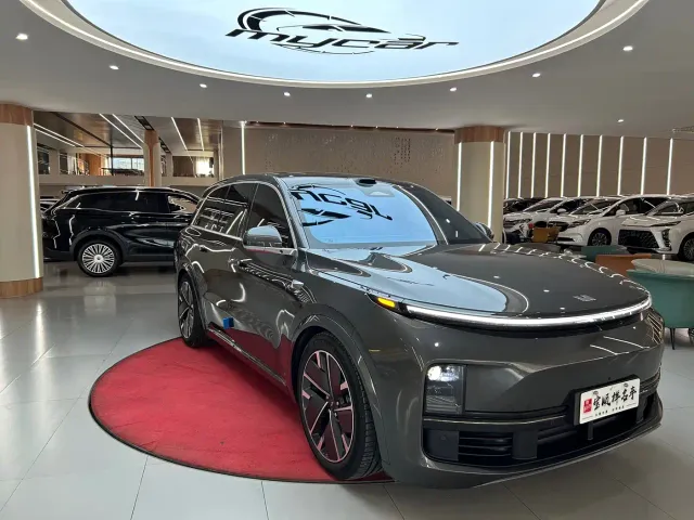 Li Auto L8 — Фото автомобиля 3