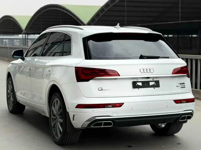 Audi Q5L — Фото автомобиля 4