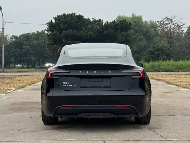 Tesla Model 3 2023 Rear-Wheel Drive — Фото автомобиля 5