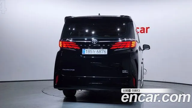 Toyota Alphard — Фото автомобиля 4