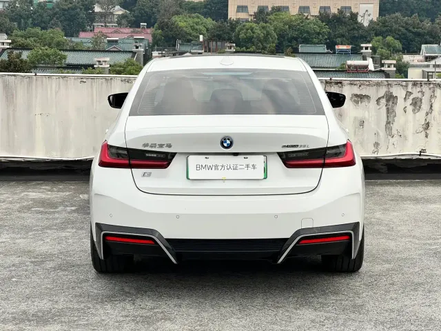 BMW i3 — Фото автомобиля 14