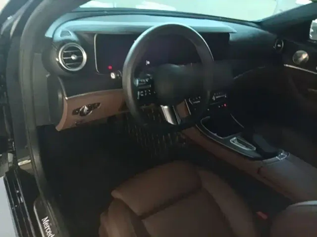 Mercedes-Benz E-Class — Фото автомобиля 9