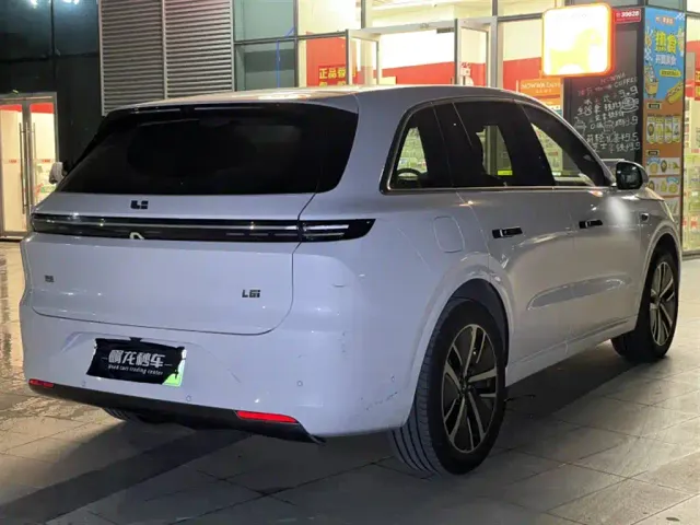 Li Auto L6 — Фото автомобиля 8