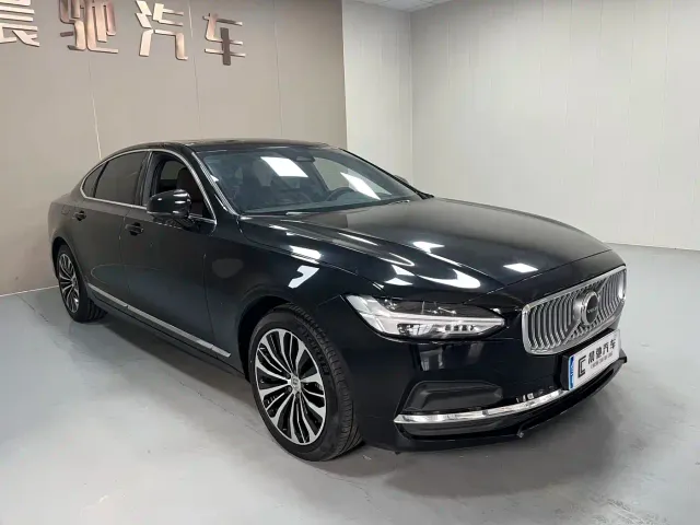 Volvo S90 — Фото автомобиля 3