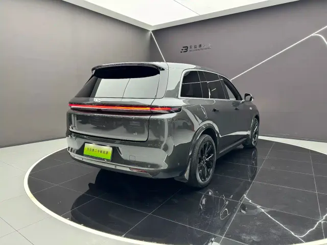 Li Auto L8 — Фото автомобиля 20