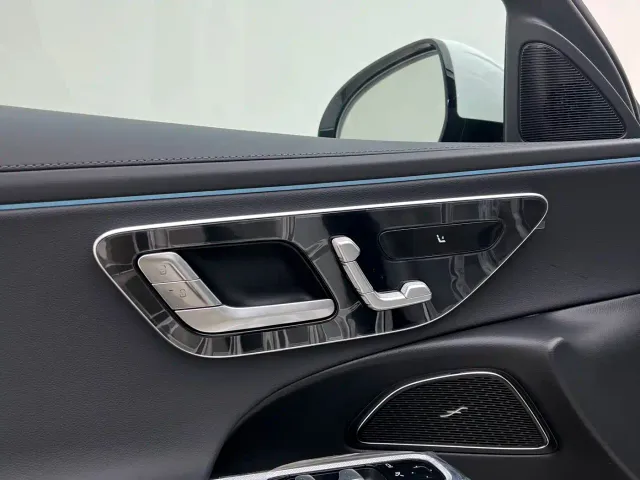 Mercedes-Benz E-Class — Фото автомобиля 9