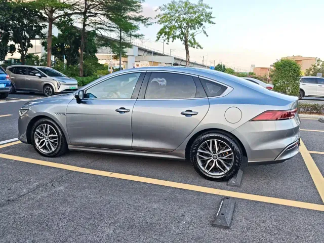 BYD Qin PLUS — Фото автомобиля 26