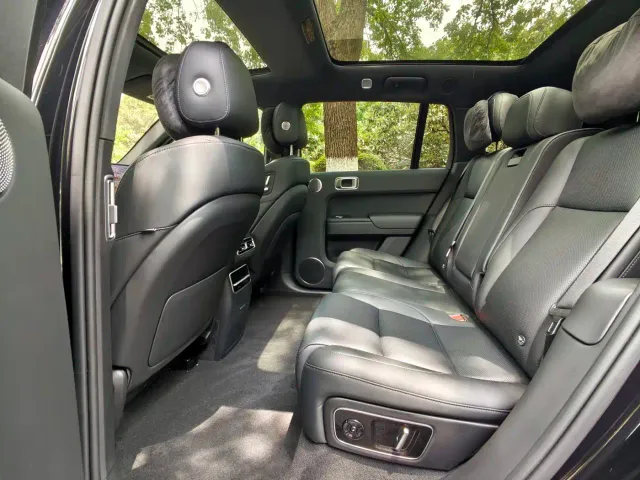 Li Auto L7 — Фото автомобиля 8