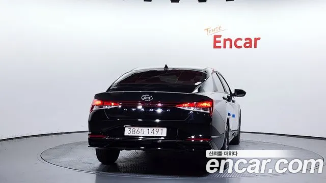 Hyundai AVANTE Avante (CN7) — Фото автомобиля 4