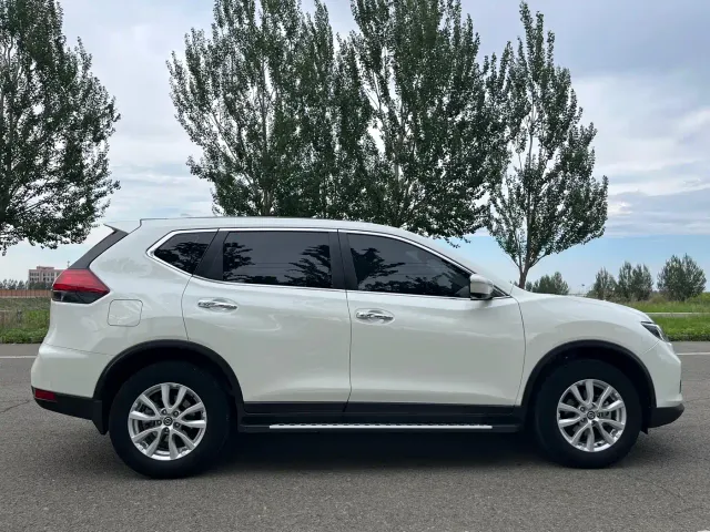 Nissan X-Trail — Фото автомобиля 8