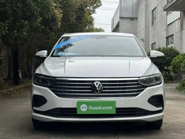 Volkswagen Lavida — Фото автомобиля 21