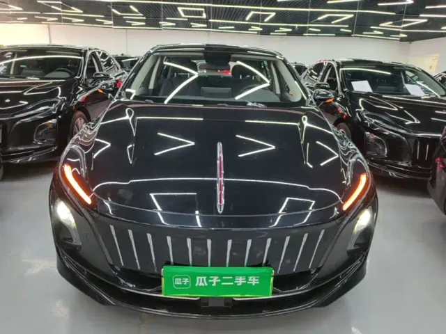Hongqi E-QM5 — Фото автомобиля 2
