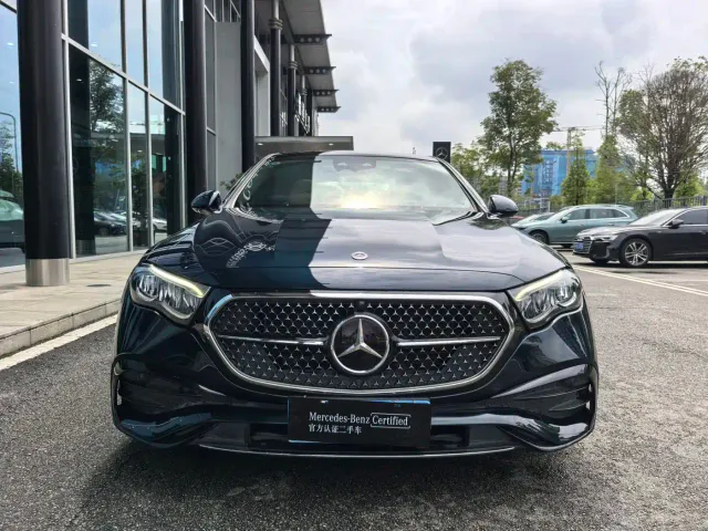 Mercedes-Benz E-Class — Фото автомобиля 7
