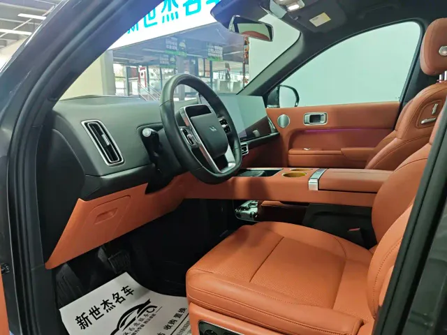Li Auto L8 — Фото автомобиля 5