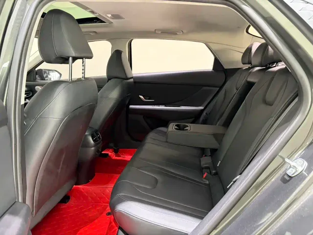 Hyundai Elantra — Фото автомобиля 12