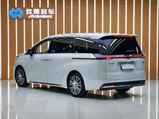 GAC Trumpchi E8 — Фото автомобиля 5