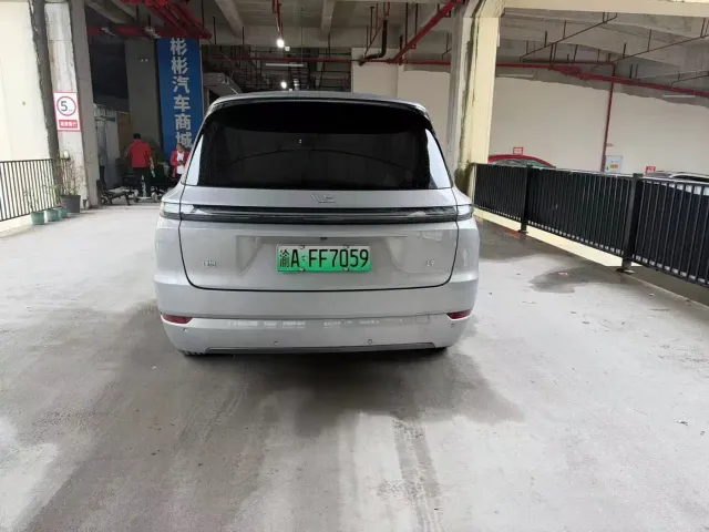 Li Auto L9 — Фото автомобиля 6
