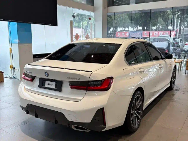 BMW 3 Series — Фото автомобиля 4