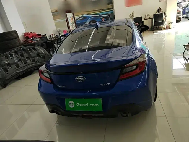 Subaru BRZ — Фото автомобиля 5
