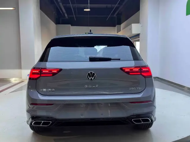 Volkswagen Golf — Фото автомобиля 5