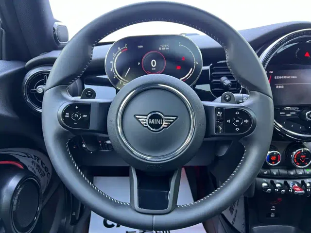 MINI Hatch — Фото автомобиля 11