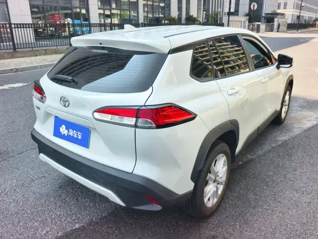 Toyota Corolla Cross — Фото автомобиля 3