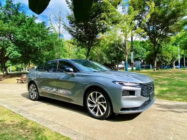 Ford Mondeo — Фото автомобиля 3