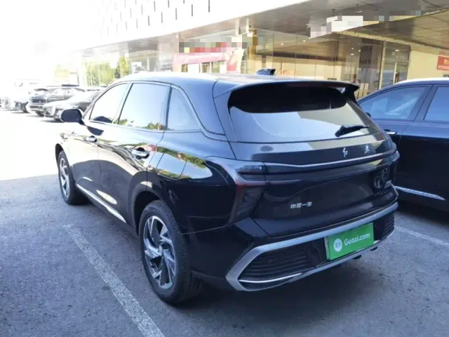 Hongqi HS3 PHEV — Фото автомобиля 4