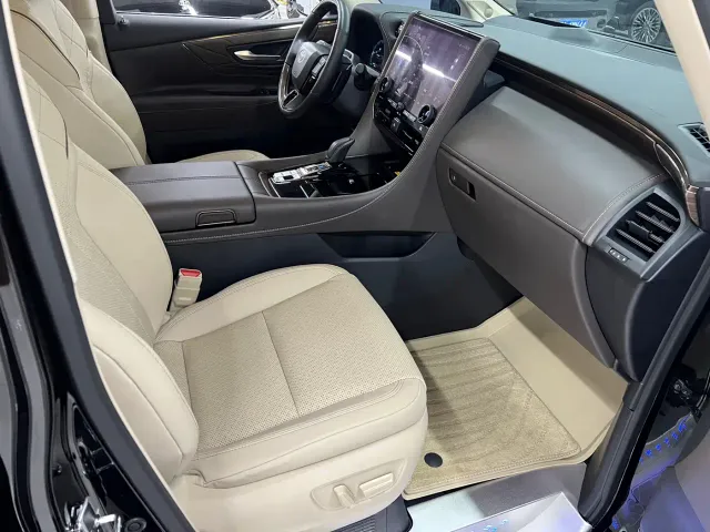 Toyota Alphard — Фото автомобиля 20