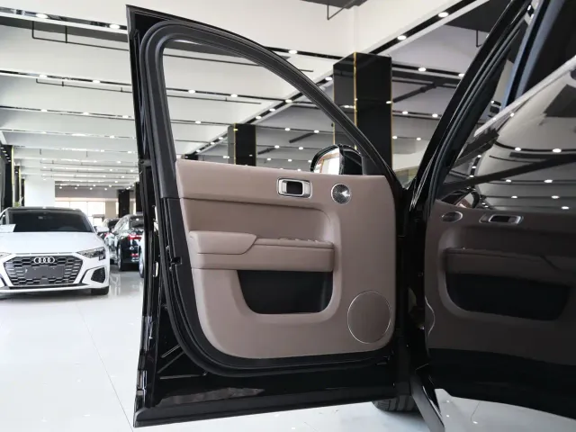 Li Auto L7 — Фото автомобиля 6