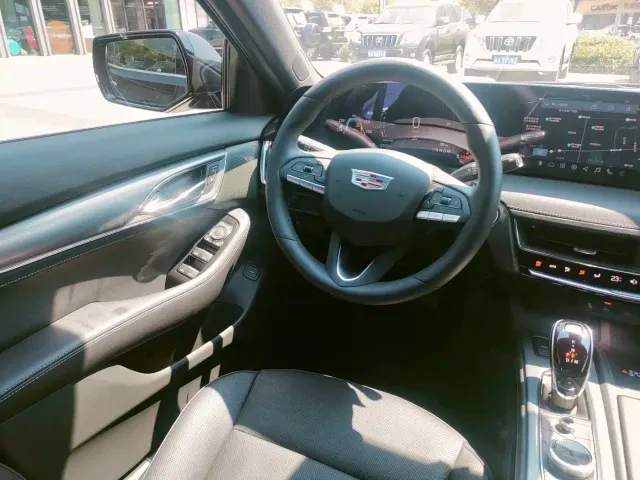 Cadillac CT5 — Фото автомобиля 24