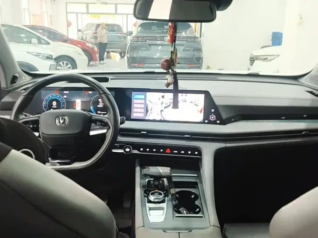 Changan CS75 Plus — Фото автомобиля 9